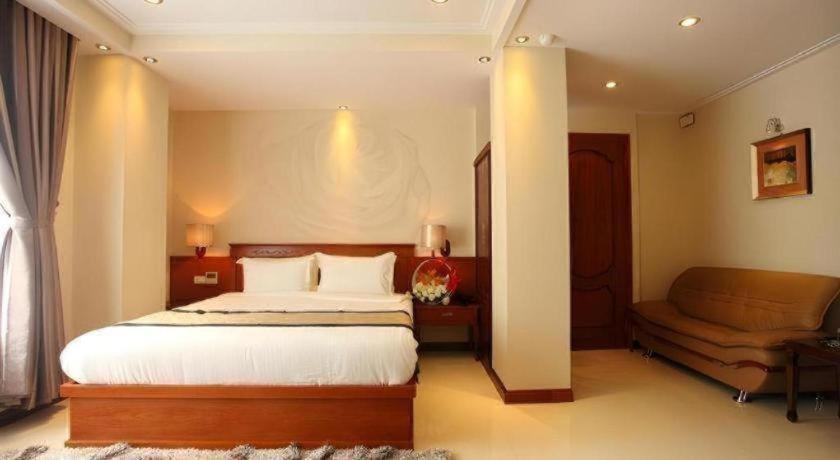 Au 2 4* Ho Chi Minh City